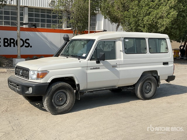 2020 Toyota Land Cruiser 78L 4x4 SUV - Maasturi/ Katumaasturi: kuva 2020 Toyota Land Cruiser 78L 4x4 SUV - Maasturi/ Katumaasturi 2020 Toyota Land Cruiser 78L 4x4 SUV - Maasturi/ Katumaasturi: kuva 2020 Toyota Land Cruiser 78L 4x4 SUV - Maasturi/ Katumaasturi
