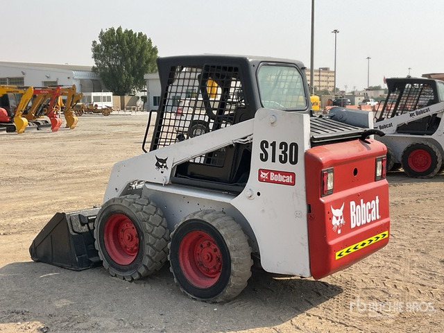 Bobcat S130 Skid Steer Loader - Liukuohjattu kuormaaja: kuva Bobcat S130 Skid Steer Loader - Liukuohjattu kuormaaja Bobcat S130 Skid Steer Loader - Liukuohjattu kuormaaja: kuva Bobcat S130 Skid Steer Loader - Liukuohjattu kuormaaja
