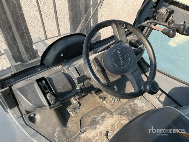 Toyota 8FD40N Forklift - Vastapainotrukki: kuva Toyota 8FD40N Forklift - Vastapainotrukki Toyota 8FD40N Forklift - Vastapainotrukki: kuva Toyota 8FD40N Forklift - Vastapainotrukki