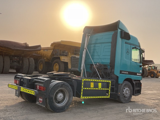 2001 Mercedes-Benz Actros 1843 4x2 S/A Sleeper Truck Tractor - Vetopöytäauto: kuva 2001 Mercedes-Benz Actros 1843 4x2 S/A Sleeper Truck Tractor - Vetopöytäauto 2001 Mercedes-Benz Actros 1843 4x2 S/A Sleeper Truck Tractor - Vetopöytäauto: kuva 2001 Mercedes-Benz Actros 1843 4x2 S/A Sleeper Truck Tractor - Vetopöytäauto