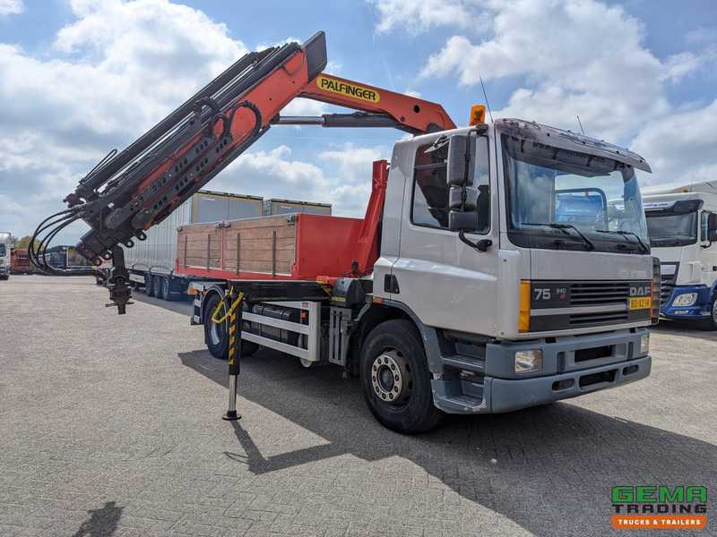 DAF 75.240 4x2 Dagcab Euro1 - Haakarm 14T + Palfinger PK11000 - Afstandsbediening - Koukkulava kuorma-auto, Nosturiauto: kuva DAF 75.240 4x2 Dagcab Euro1 - Haakarm 14T + Palfinger PK11000 - Afstandsbediening - Koukkulava kuorma-auto, Nosturiauto DAF 75.240 4x2 Dagcab Euro1 - Haakarm 14T + Palfinger PK11000 - Afstandsbediening - Koukkulava kuorma-auto, Nosturiauto: kuva DAF 75.240 4x2 Dagcab Euro1 - Haakarm 14T + Palfinger PK11000 - Afstandsbediening - Koukkulava kuorma-auto, Nosturiauto