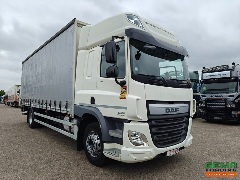 DAF CF 310 4x2 SpaceCab Euro6 - Schuifzeilenbak 7.7M + Laadklep 1500KG - 10/2025 APK - Pressukapelli kuorma-auto: kuva DAF CF 310 4x2 SpaceCab Euro6 - Schuifzeilenbak 7.7M + Laadklep 1500KG - 10/2025 APK - Pressukapelli kuorma-auto DAF CF 310 4x2 SpaceCab Euro6 - Schuifzeilenbak 7.7M + Laadklep 1500KG - 10/2025 APK - Pressukapelli kuorma-auto: kuva DAF CF 310 4x2 SpaceCab Euro6 - Schuifzeilenbak 7.7M + Laadklep 1500KG - 10/2025 APK - Pressukapelli kuorma-auto