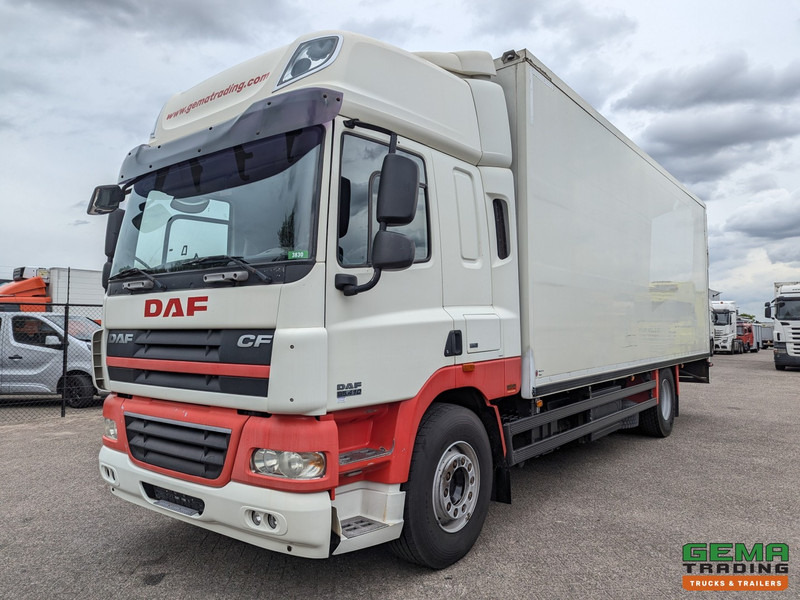 DAF CF85.410 4x2 Spacecab Euro5 - Geïsoleerde bak 7.6m - Laadklep 1500kg - Reservewiel - Umpikori kuorma-auto: kuva DAF CF85.410 4x2 Spacecab Euro5 - Geïsoleerde bak 7.6m - Laadklep 1500kg - Reservewiel - Umpikori kuorma-auto DAF CF85.410 4x2 Spacecab Euro5 - Geïsoleerde bak 7.6m - Laadklep 1500kg - Reservewiel - Umpikori kuorma-auto: kuva DAF CF85.410 4x2 Spacecab Euro5 - Geïsoleerde bak 7.6m - Laadklep 1500kg - Reservewiel - Umpikori kuorma-auto
