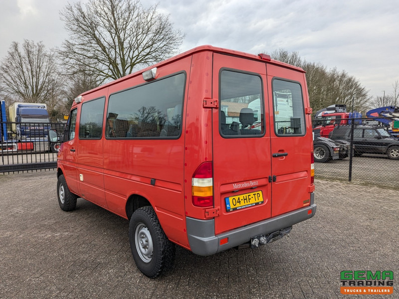 Mercedes-Benz 316 CDI 4x4 Euro3 - 59.000km - 9 Persoons - Lier - 3 Sperren! Hoge en Lage Gearing - Minibussi, Pikkubussi: kuva Mercedes-Benz 316 CDI 4x4 Euro3 - 59.000km - 9 Persoons - Lier - 3 Sperren! Hoge en Lage Gearing - Minibussi, Pikkubussi Mercedes-Benz 316 CDI 4x4 Euro3 - 59.000km - 9 Persoons - Lier - 3 Sperren! Hoge en Lage Gearing - Minibussi, Pikkubussi: kuva Mercedes-Benz 316 CDI 4x4 Euro3 - 59.000km - 9 Persoons - Lier - 3 Sperren! Hoge en Lage Gearing - Minibussi, Pikkubussi