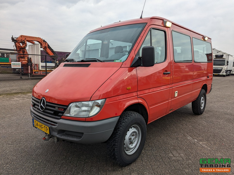 Mercedes-Benz 316 CDI 4x4 Euro3 - 59.000km - 9 Persoons - Lier - 3 Sperren! Hoge en Lage Gearing - Minibussi, Pikkubussi: kuva Mercedes-Benz 316 CDI 4x4 Euro3 - 59.000km - 9 Persoons - Lier - 3 Sperren! Hoge en Lage Gearing - Minibussi, Pikkubussi Mercedes-Benz 316 CDI 4x4 Euro3 - 59.000km - 9 Persoons - Lier - 3 Sperren! Hoge en Lage Gearing - Minibussi, Pikkubussi: kuva Mercedes-Benz 316 CDI 4x4 Euro3 - 59.000km - 9 Persoons - Lier - 3 Sperren! Hoge en Lage Gearing - Minibussi, Pikkubussi