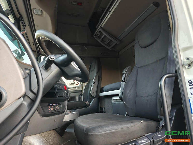 DAF XF 480 FT 4x2 Superspacecab Euro6C - Dubbele tanks - Vetopöytäauto: kuva DAF XF 480 FT 4x2 Superspacecab Euro6C - Dubbele tanks - Vetopöytäauto DAF XF 480 FT 4x2 Superspacecab Euro6C - Dubbele tanks - Vetopöytäauto: kuva DAF XF 480 FT 4x2 Superspacecab Euro6C - Dubbele tanks - Vetopöytäauto