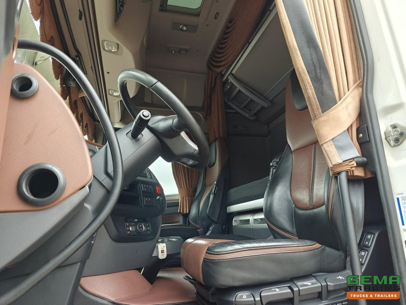 DAF XF 480 FTG 6x2/4 Superspacecab Euro6C - Dubbele Tanks - Lift/StuurAs - Navi - SMARTTacho V2 - Vetopöytäauto: kuva DAF XF 480 FTG 6x2/4 Superspacecab Euro6C - Dubbele Tanks - Lift/StuurAs - Navi - SMARTTacho V2 - Vetopöytäauto DAF XF 480 FTG 6x2/4 Superspacecab Euro6C - Dubbele Tanks - Lift/StuurAs - Navi - SMARTTacho V2 - Vetopöytäauto: kuva DAF XF 480 FTG 6x2/4 Superspacecab Euro6C - Dubbele Tanks - Lift/StuurAs - Navi - SMARTTacho V2 - Vetopöytäauto