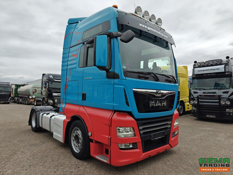 MAN TGX 18.500 4x2 XXL Euro6 - MEGA - Retarder - Dubbele Tanks - Standairco - KoffieMachine - Vetopöytäauto: kuva MAN TGX 18.500 4x2 XXL Euro6 - MEGA - Retarder - Dubbele Tanks - Standairco - KoffieMachine - Vetopöytäauto MAN TGX 18.500 4x2 XXL Euro6 - MEGA - Retarder - Dubbele Tanks - Standairco - KoffieMachine - Vetopöytäauto: kuva MAN TGX 18.500 4x2 XXL Euro6 - MEGA - Retarder - Dubbele Tanks - Standairco - KoffieMachine - Vetopöytäauto