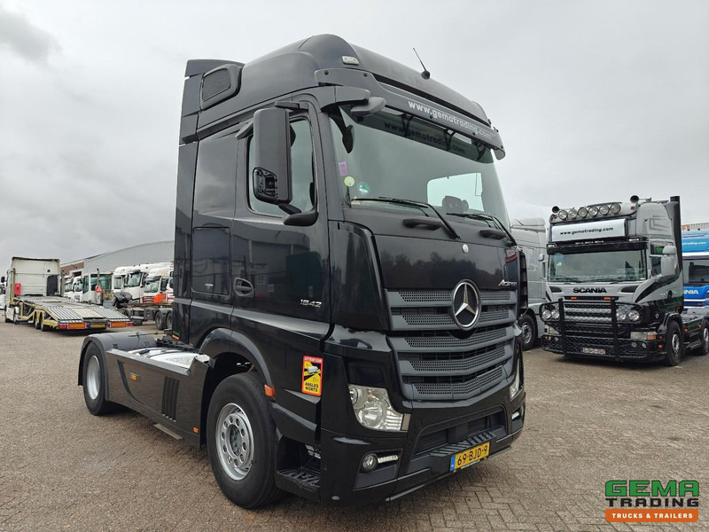 Mercedes-Benz Actros 1942 4x2 Megaspace Euro6 - Dubbele Tanks - SneeuwKettingen - SMARTTacho V2 - 02/2026 APK - Vetopöytäauto: kuva Mercedes-Benz Actros 1942 4x2 Megaspace Euro6 - Dubbele Tanks - SneeuwKettingen - SMARTTacho V2 - 02/2026 APK - Vetopöytäauto Mercedes-Benz Actros 1942 4x2 Megaspace Euro6 - Dubbele Tanks - SneeuwKettingen - SMARTTacho V2 - 02/2026 APK - Vetopöytäauto: kuva Mercedes-Benz Actros 1942 4x2 Megaspace Euro6 - Dubbele Tanks - SneeuwKettingen - SMARTTacho V2 - 02/2026 APK - Vetopöytäauto