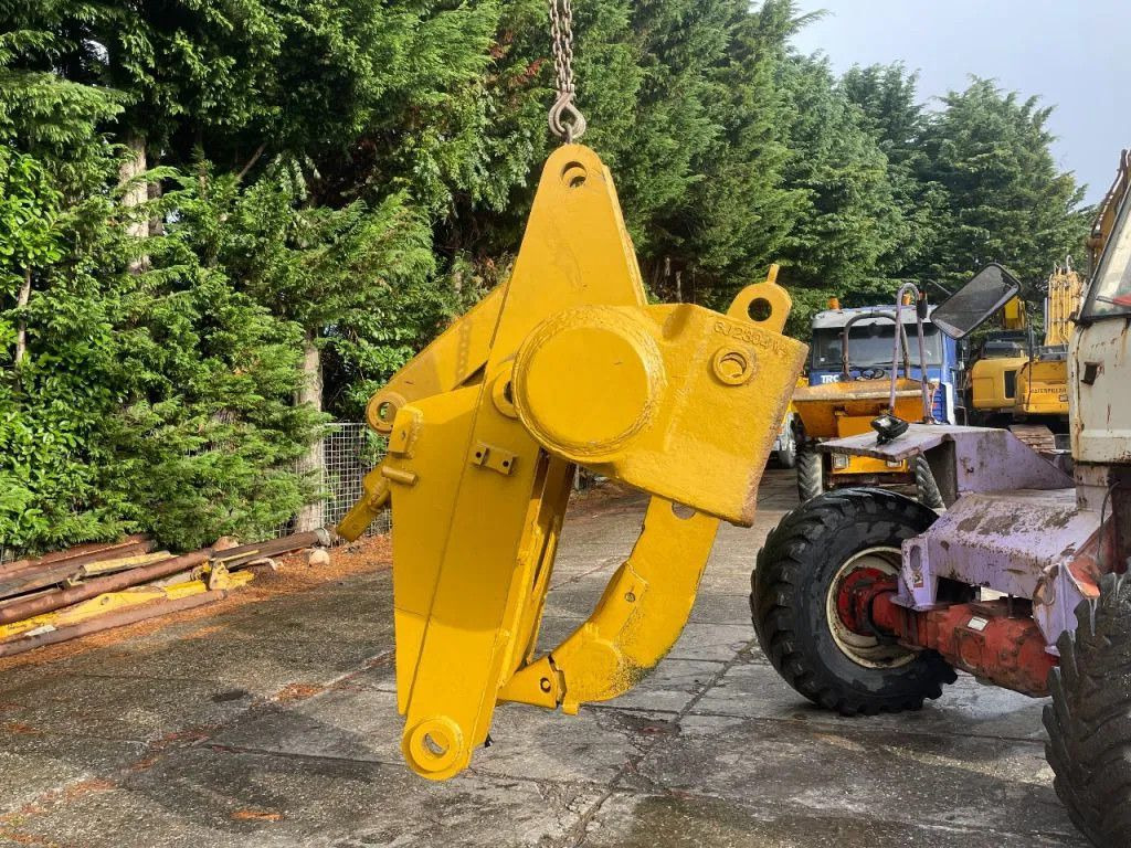 CAT Caterpillar Ripper compatible with D7R and D7H R CAT Ripper compatible with D7R and D7H Ripper compat - Repijä - Rakennuskoneet: kuva CAT Caterpillar Ripper compatible with D7R and D7H R CAT Ripper compatible with D7R and D7H Ripper compat - Repijä - Rakennuskoneet CAT Caterpillar Ripper compatible with D7R and D7H R CAT Ripper compatible with D7R and D7H Ripper compat - Repijä - Rakennuskoneet: kuva CAT Caterpillar Ripper compatible with D7R and D7H R CAT Ripper compatible with D7R and D7H Ripper compat - Repijä - Rakennuskoneet