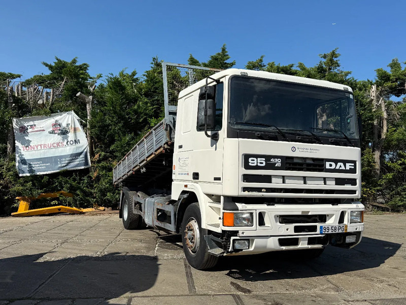 DAF 95.430 ATI 4X2 Tipper SPRING/AIR ZF MAN GEARBOX - Kippiauto kuorma-auto: kuva DAF 95.430 ATI 4X2 Tipper SPRING/AIR ZF MAN GEARBOX - Kippiauto kuorma-auto DAF 95.430 ATI 4X2 Tipper SPRING/AIR ZF MAN GEARBOX - Kippiauto kuorma-auto: kuva DAF 95.430 ATI 4X2 Tipper SPRING/AIR ZF MAN GEARBOX - Kippiauto kuorma-auto