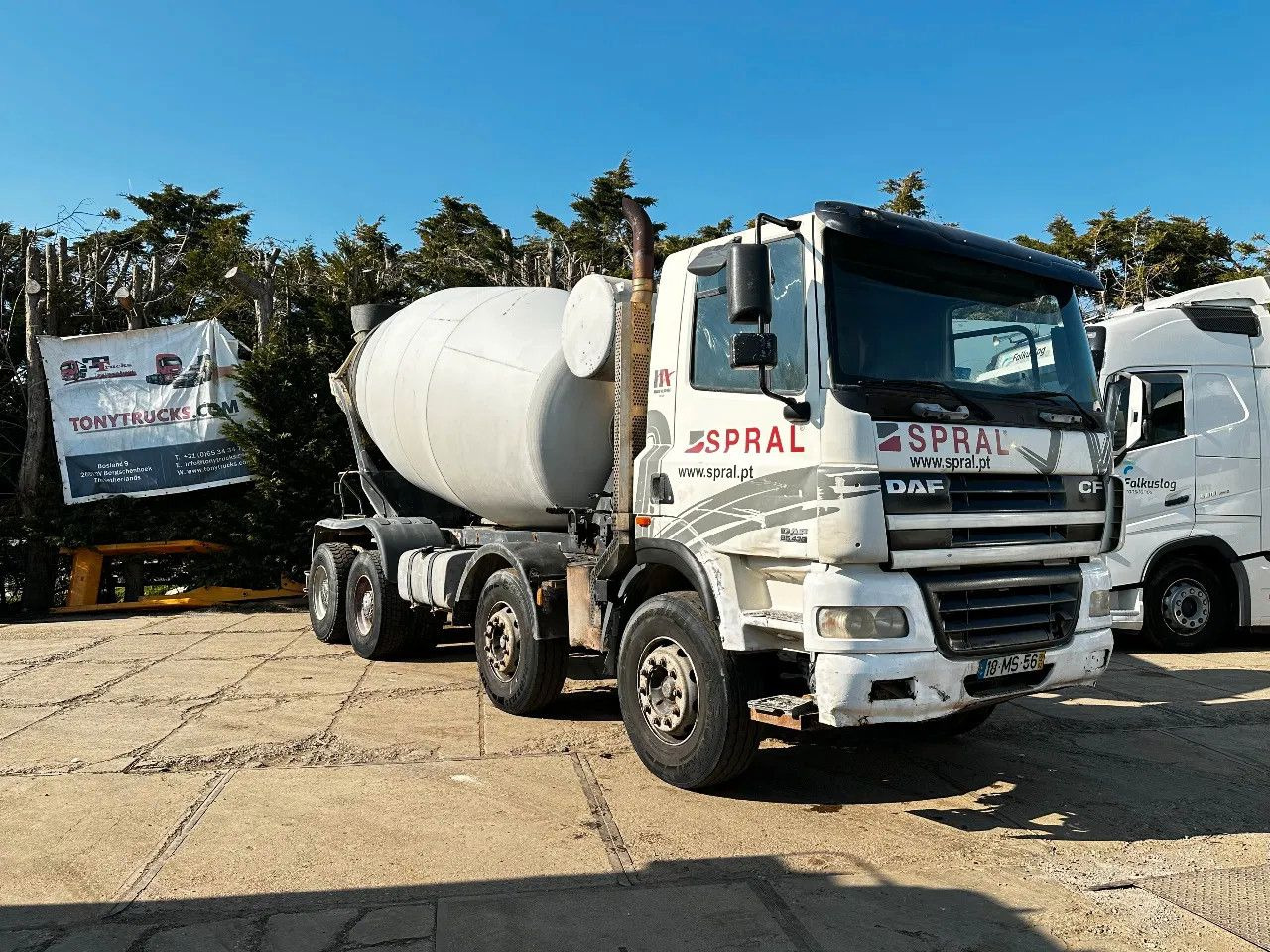 DAF CF 85.430 8X4 9m3 Mixer Spring/Spring ZF Manual - Betoniauto: kuva DAF CF 85.430 8X4 9m3 Mixer Spring/Spring ZF Manual - Betoniauto DAF CF 85.430 8X4 9m3 Mixer Spring/Spring ZF Manual - Betoniauto: kuva DAF CF 85.430 8X4 9m3 Mixer Spring/Spring ZF Manual - Betoniauto