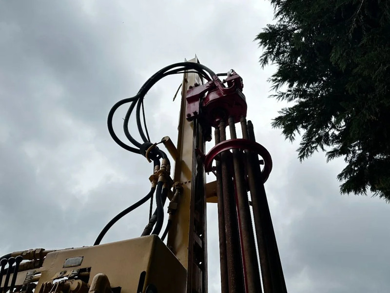 Porakone Mercedes-Benz 2028 4X4 DRILLING RIG WIRTH 250M IR AIR COMPRESSOR: kuva Porakone Mercedes-Benz 2028 4X4 DRILLING RIG WIRTH 250M IR AIR COMPRESSOR