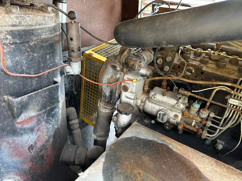 Porakone Mercedes-Benz 2028 4X4 DRILLING RIG WIRTH 250M IR AIR COMPRESSOR: kuva Porakone Mercedes-Benz 2028 4X4 DRILLING RIG WIRTH 250M IR AIR COMPRESSOR