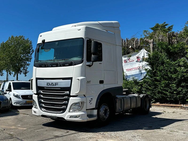 DAF XF 460 4X2 Tractor-unit Spring/Air Retarder ACC Euro6 - Vetopöytäauto: kuva DAF XF 460 4X2 Tractor-unit Spring/Air Retarder ACC Euro6 - Vetopöytäauto DAF XF 460 4X2 Tractor-unit Spring/Air Retarder ACC Euro6 - Vetopöytäauto: kuva DAF XF 460 4X2 Tractor-unit Spring/Air Retarder ACC Euro6 - Vetopöytäauto