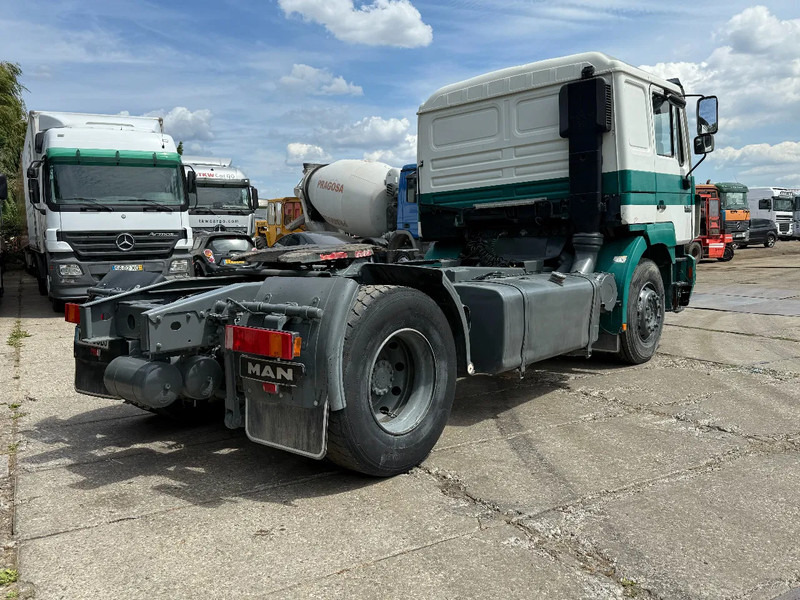 MAN 19.403 4X2 Tractor-unit Spring/Air ZF Manual Gear Low cabine - Vetopöytäauto: kuva MAN 19.403 4X2 Tractor-unit Spring/Air ZF Manual Gear Low cabine - Vetopöytäauto MAN 19.403 4X2 Tractor-unit Spring/Air ZF Manual Gear Low cabine - Vetopöytäauto: kuva MAN 19.403 4X2 Tractor-unit Spring/Air ZF Manual Gear Low cabine - Vetopöytäauto