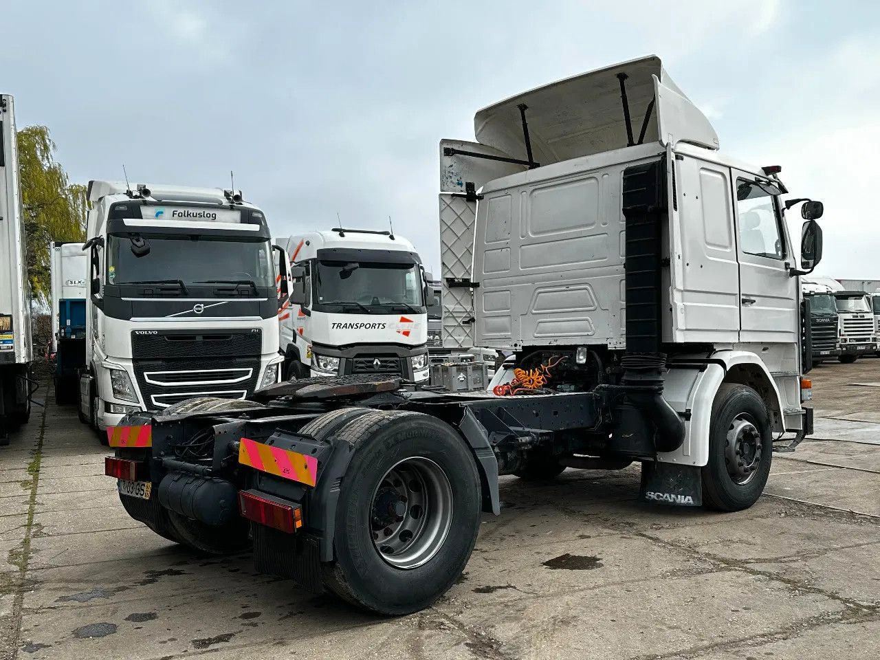 Scania R113-360 4X2 Tractor-unit Spring/Air Manual Gear - Vetopöytäauto: kuva Scania R113-360 4X2 Tractor-unit Spring/Air Manual Gear - Vetopöytäauto Scania R113-360 4X2 Tractor-unit Spring/Air Manual Gear - Vetopöytäauto: kuva Scania R113-360 4X2 Tractor-unit Spring/Air Manual Gear - Vetopöytäauto