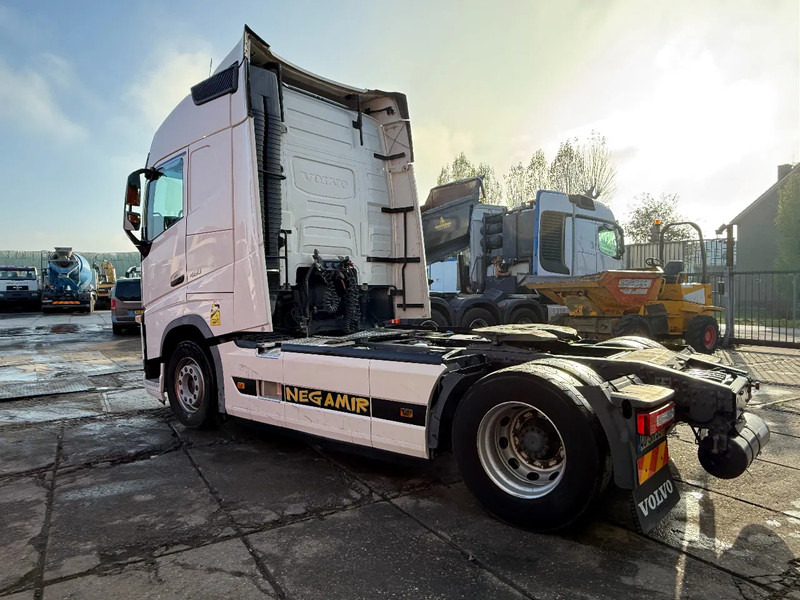 Volvo FH 13.460 4X2 Tractor-unit Spring/Air Retarder PROD2017 HB - Vetopöytäauto: kuva Volvo FH 13.460 4X2 Tractor-unit Spring/Air Retarder PROD2017 HB - Vetopöytäauto Volvo FH 13.460 4X2 Tractor-unit Spring/Air Retarder PROD2017 HB - Vetopöytäauto: kuva Volvo FH 13.460 4X2 Tractor-unit Spring/Air Retarder PROD2017 HB - Vetopöytäauto