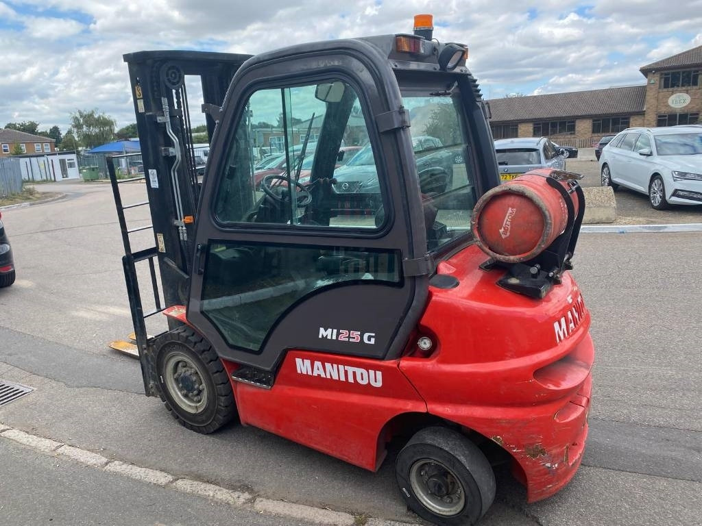 Manitou MI 25 G - Kaasutrukki: kuva Manitou MI 25 G - Kaasutrukki Manitou MI 25 G - Kaasutrukki: kuva Manitou MI 25 G - Kaasutrukki