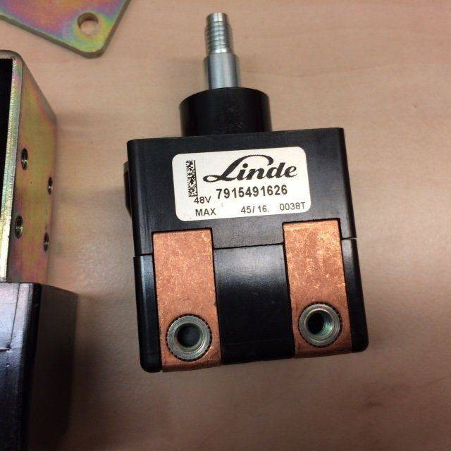 Electronics kit for Linde - Sähköjärjestelmä - Materiaalinkäsittely: kuva Electronics kit for Linde - Sähköjärjestelmä - Materiaalinkäsittely Electronics kit for Linde - Sähköjärjestelmä - Materiaalinkäsittely: kuva Electronics kit for Linde - Sähköjärjestelmä - Materiaalinkäsittely