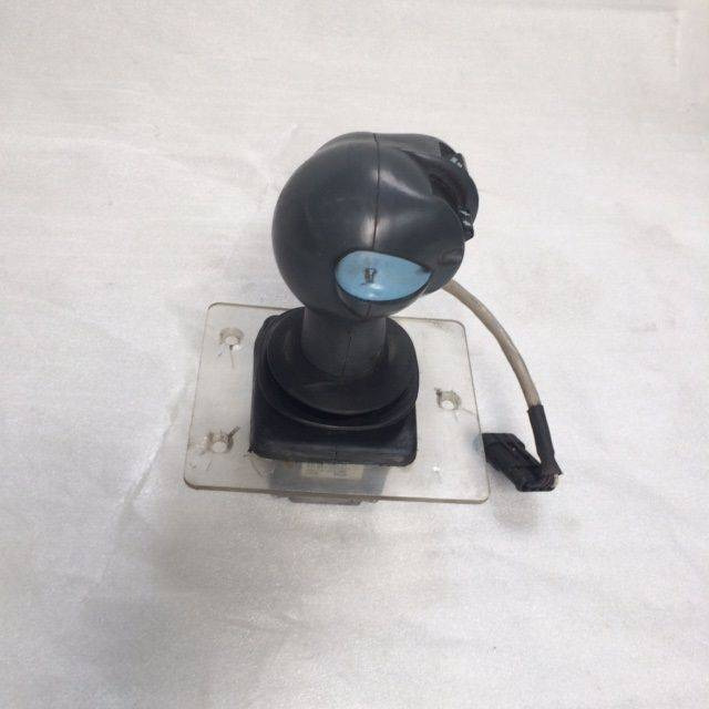 Joystick for Hyster - Sähköjärjestelmä - Materiaalinkäsittely: kuva Joystick for Hyster - Sähköjärjestelmä - Materiaalinkäsittely Joystick for Hyster - Sähköjärjestelmä - Materiaalinkäsittely: kuva Joystick for Hyster - Sähköjärjestelmä - Materiaalinkäsittely