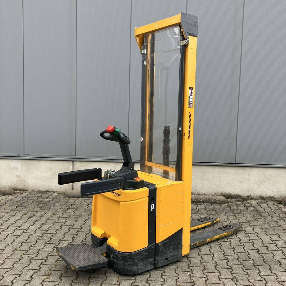 Jungheinrich ERC Z214 - Pinoamistrukki: kuva Jungheinrich ERC Z214 - Pinoamistrukki Jungheinrich ERC Z214 - Pinoamistrukki: kuva Jungheinrich ERC Z214 - Pinoamistrukki