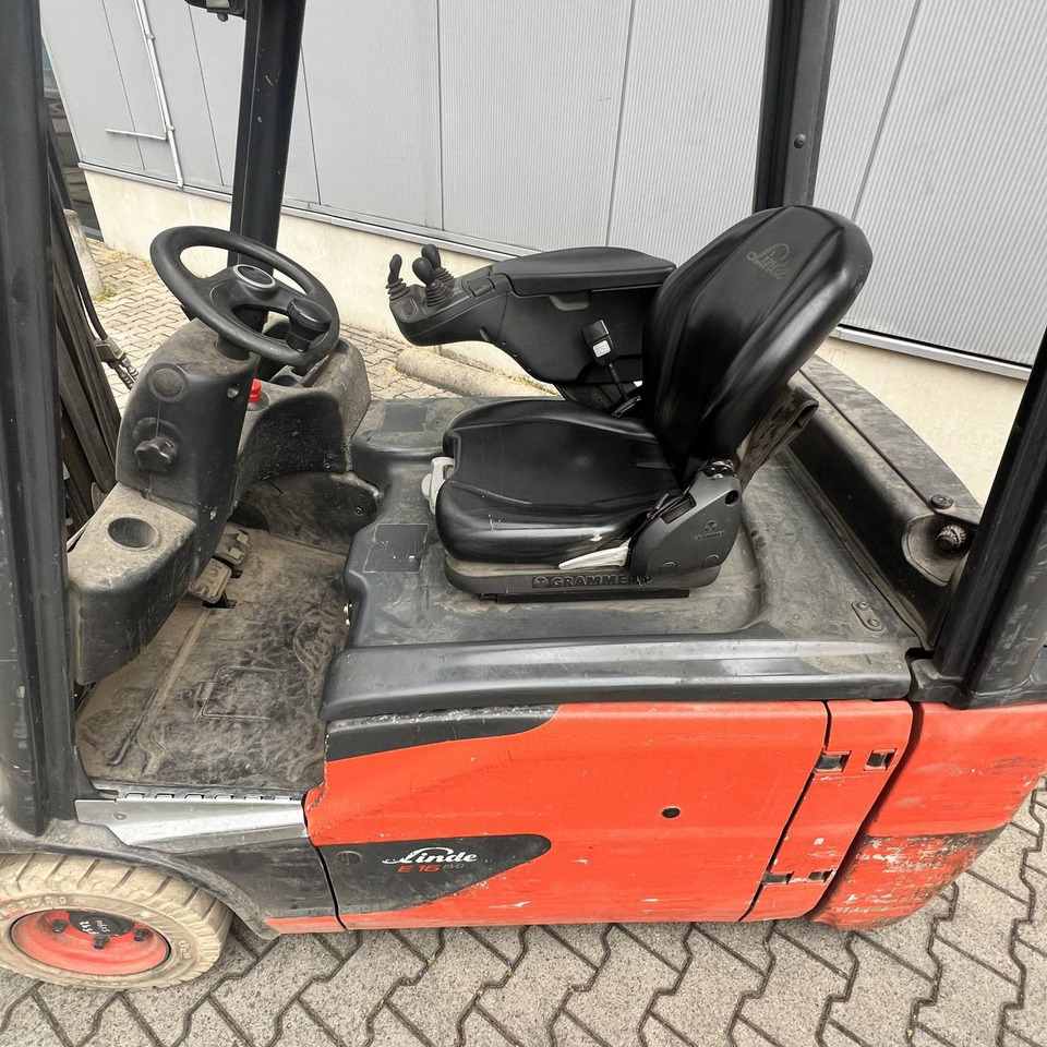 Linde E16L (386) - Sähkötrukki: kuva Linde E16L (386) - Sähkötrukki Linde E16L (386) - Sähkötrukki: kuva Linde E16L (386) - Sähkötrukki