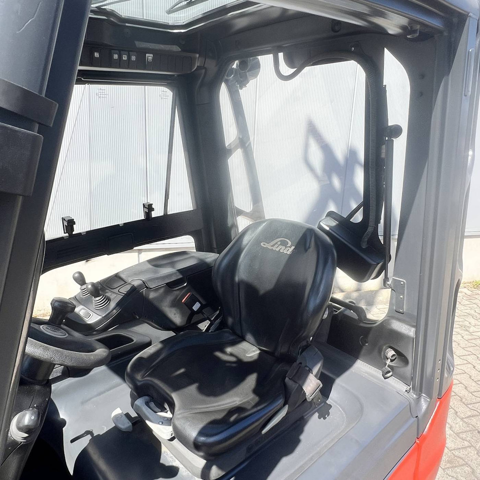 Linde E20 (387) - Sähkötrukki: kuva Linde E20 (387) - Sähkötrukki Linde E20 (387) - Sähkötrukki: kuva Linde E20 (387) - Sähkötrukki