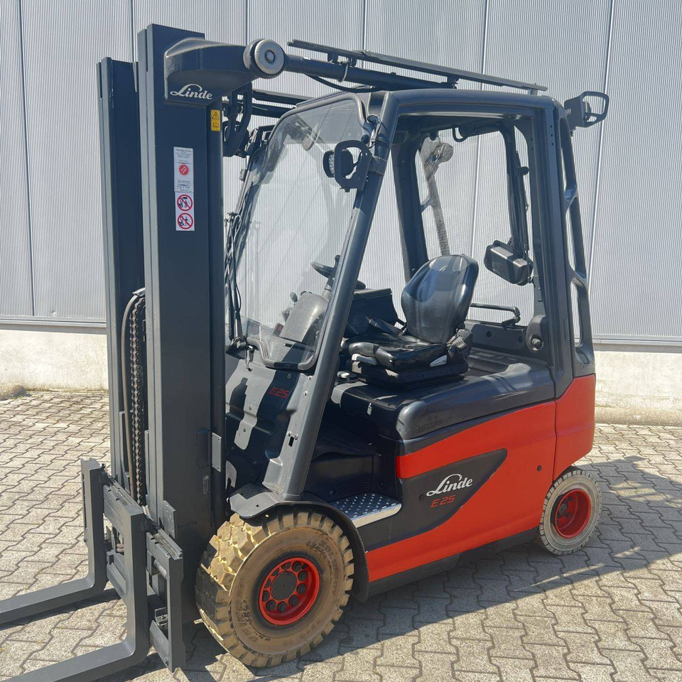 Linde E25 (387) - Sähkötrukki: kuva Linde E25 (387) - Sähkötrukki Linde E25 (387) - Sähkötrukki: kuva Linde E25 (387) - Sähkötrukki