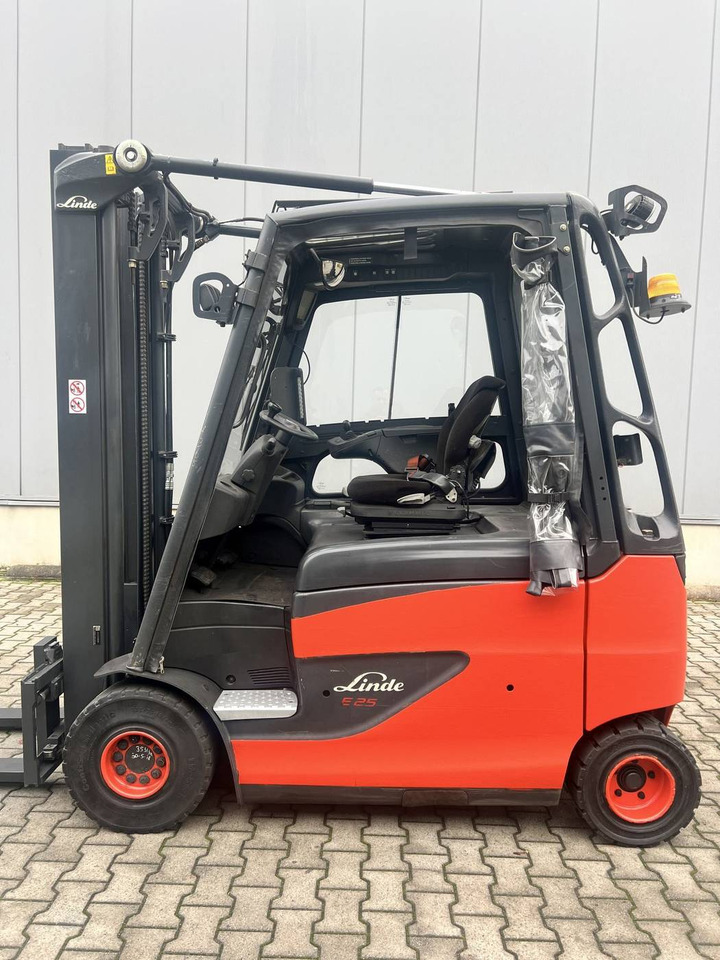 Linde E25/600HL (387) - Sähkötrukki: kuva Linde E25/600HL (387) - Sähkötrukki Linde E25/600HL (387) - Sähkötrukki: kuva Linde E25/600HL (387) - Sähkötrukki