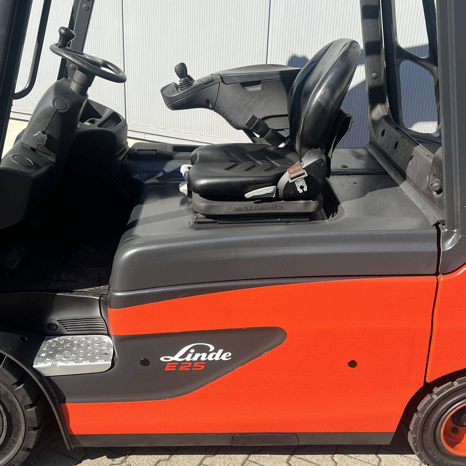 Linde E25L (387) - Sähkötrukki: kuva Linde E25L (387) - Sähkötrukki Linde E25L (387) - Sähkötrukki: kuva Linde E25L (387) - Sähkötrukki
