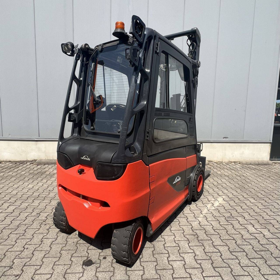 Linde E30/600 HL (387) - Sähkötrukki: kuva Linde E30/600 HL (387) - Sähkötrukki Linde E30/600 HL (387) - Sähkötrukki: kuva Linde E30/600 HL (387) - Sähkötrukki