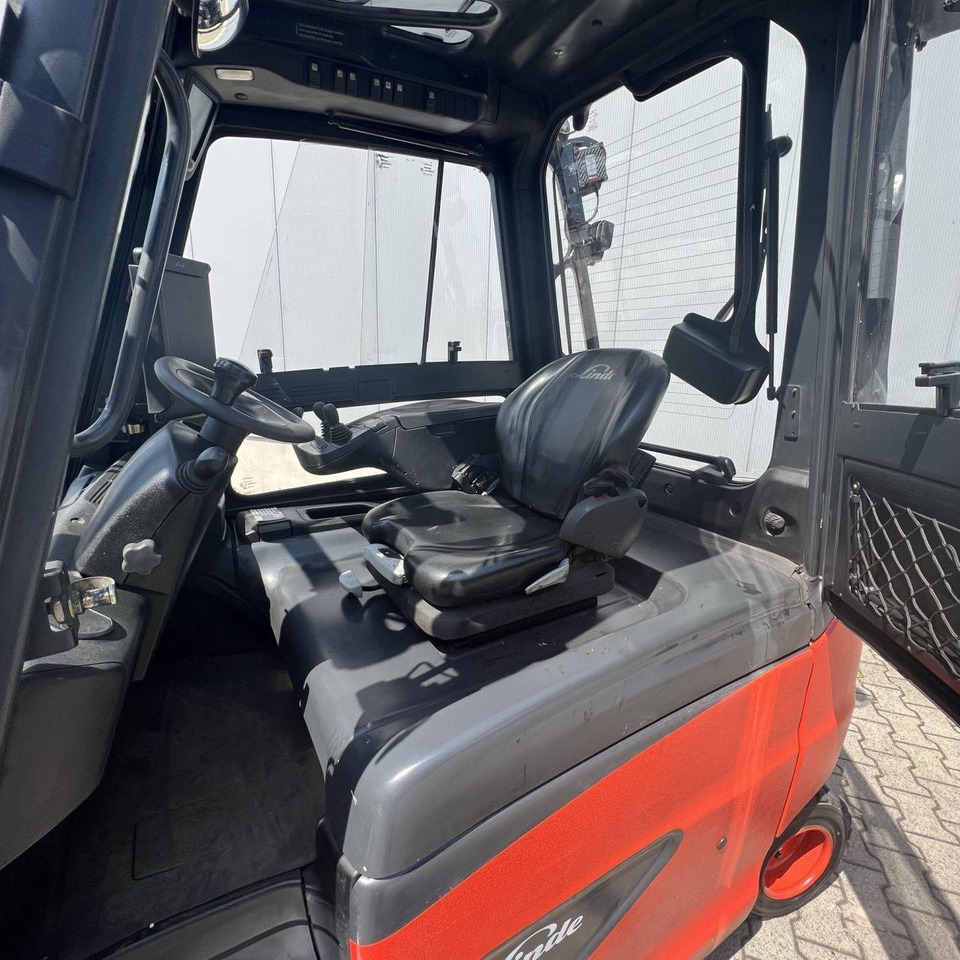 Linde E30/600 HL (387) - Sähkötrukki: kuva Linde E30/600 HL (387) - Sähkötrukki Linde E30/600 HL (387) - Sähkötrukki: kuva Linde E30/600 HL (387) - Sähkötrukki