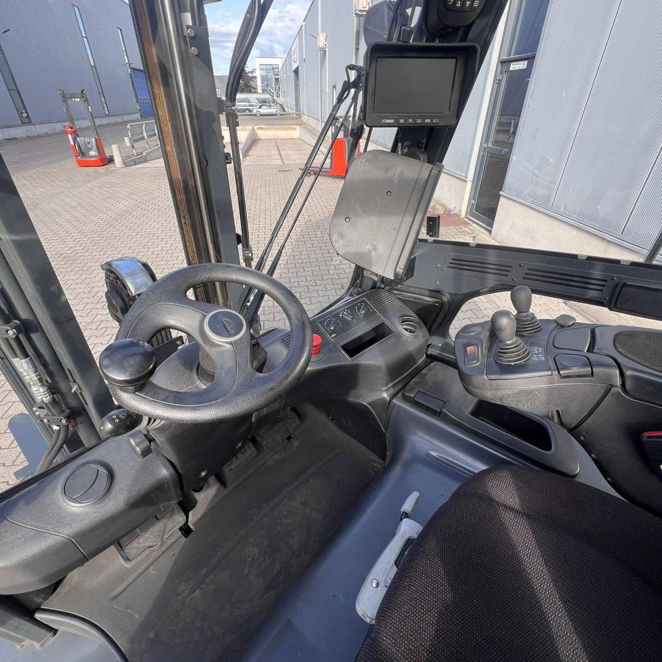 Linde E35/600H (388) - Sähkötrukki: kuva Linde E35/600H (388) - Sähkötrukki Linde E35/600H (388) - Sähkötrukki: kuva Linde E35/600H (388) - Sähkötrukki