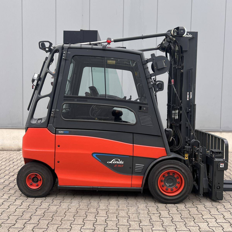 Linde E50/600HL (388) - Sähkötrukki: kuva Linde E50/600HL (388) - Sähkötrukki Linde E50/600HL (388) - Sähkötrukki: kuva Linde E50/600HL (388) - Sähkötrukki