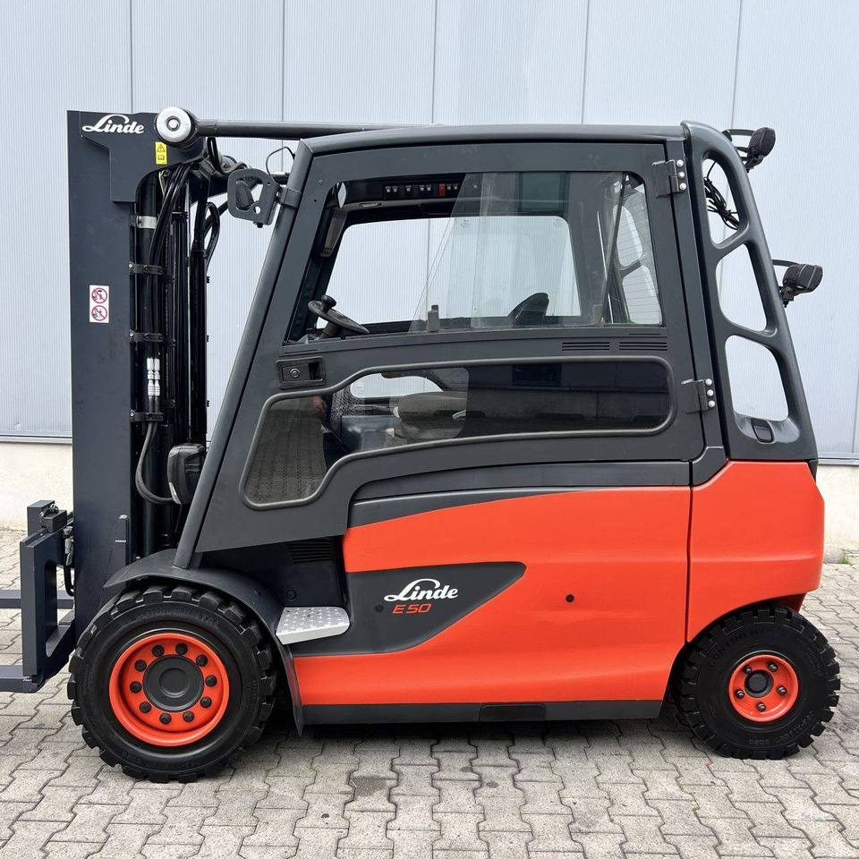 Linde E50/600HL (388) LOW - Sähkötrukki: kuva Linde E50/600HL (388) LOW - Sähkötrukki Linde E50/600HL (388) LOW - Sähkötrukki: kuva Linde E50/600HL (388) LOW - Sähkötrukki