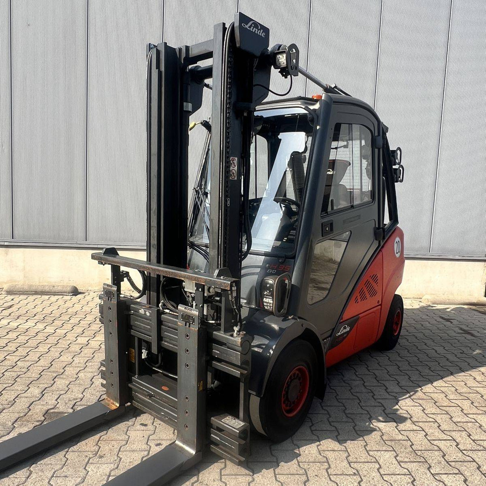 Linde H35T (393-02) EVO - Kaasutrukki: kuva Linde H35T (393-02) EVO - Kaasutrukki Linde H35T (393-02) EVO - Kaasutrukki: kuva Linde H35T (393-02) EVO - Kaasutrukki