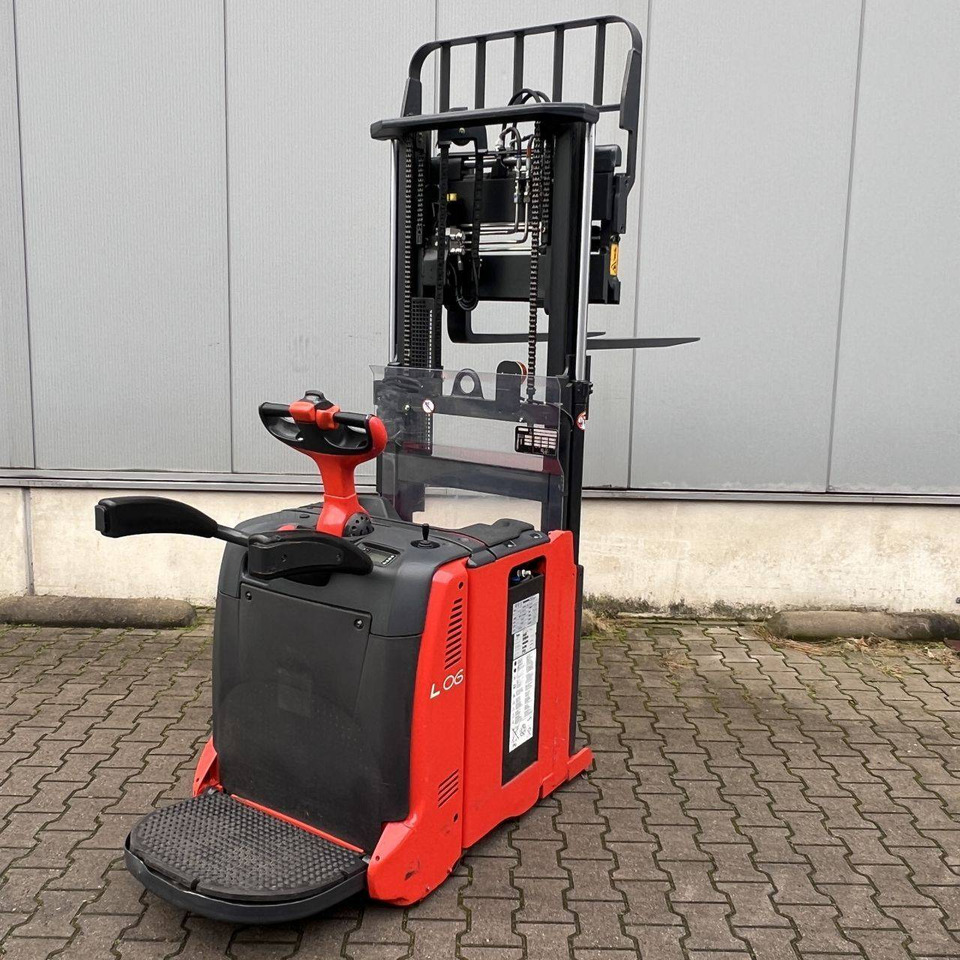 Linde L06AC-AP (1170) - Pinoamistrukki: kuva Linde L06AC-AP (1170) - Pinoamistrukki Linde L06AC-AP (1170) - Pinoamistrukki: kuva Linde L06AC-AP (1170) - Pinoamistrukki