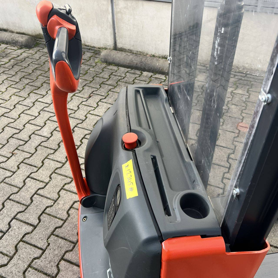 Linde L10 (1172) - Pinoamistrukki: kuva  Linde L10 (1172) - Pinoamistrukki Linde L10 (1172) - Pinoamistrukki: kuva  Linde L10 (1172) - Pinoamistrukki