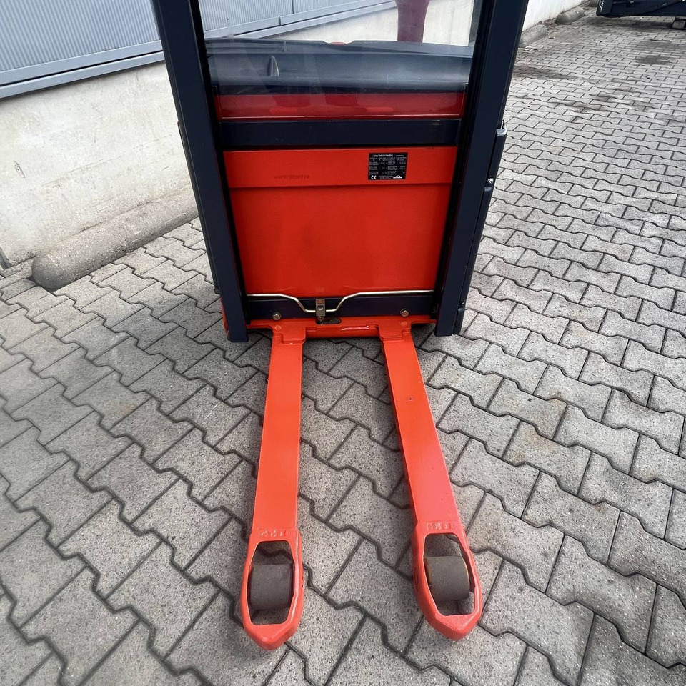 Linde L10 (379) - Pinoamistrukki: kuva Linde L10 (379) - Pinoamistrukki Linde L10 (379) - Pinoamistrukki: kuva Linde L10 (379) - Pinoamistrukki