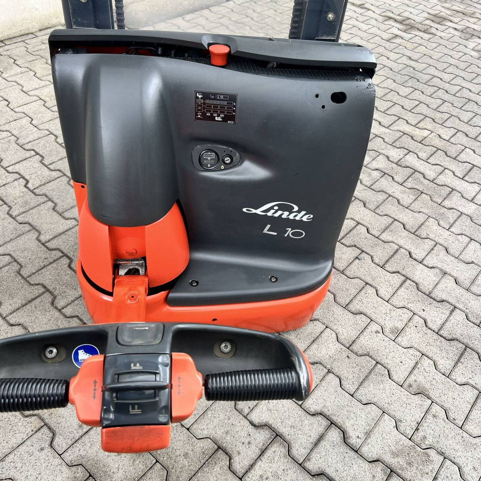 Linde L10 (379) - Pinoamistrukki: kuva Linde L10 (379) - Pinoamistrukki Linde L10 (379) - Pinoamistrukki: kuva Linde L10 (379) - Pinoamistrukki