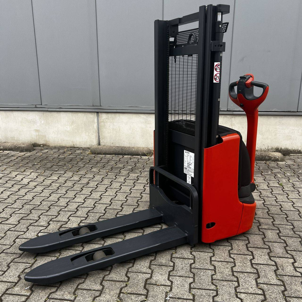 Linde L12 (1172) - Pinoamistrukki: kuva Linde L12 (1172) - Pinoamistrukki Linde L12 (1172) - Pinoamistrukki: kuva Linde L12 (1172) - Pinoamistrukki