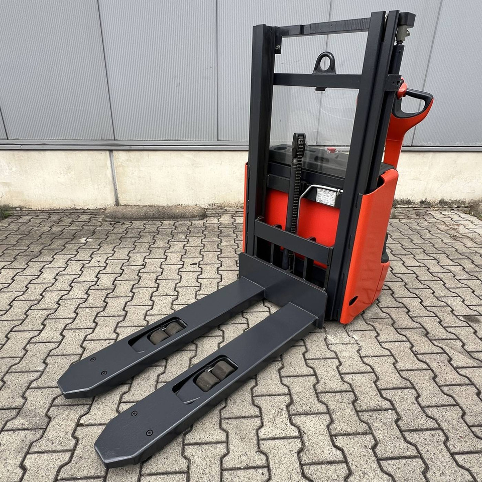 Linde L12 (1172) - Pinoamistrukki: kuva Linde L12 (1172) - Pinoamistrukki Linde L12 (1172) - Pinoamistrukki: kuva Linde L12 (1172) - Pinoamistrukki