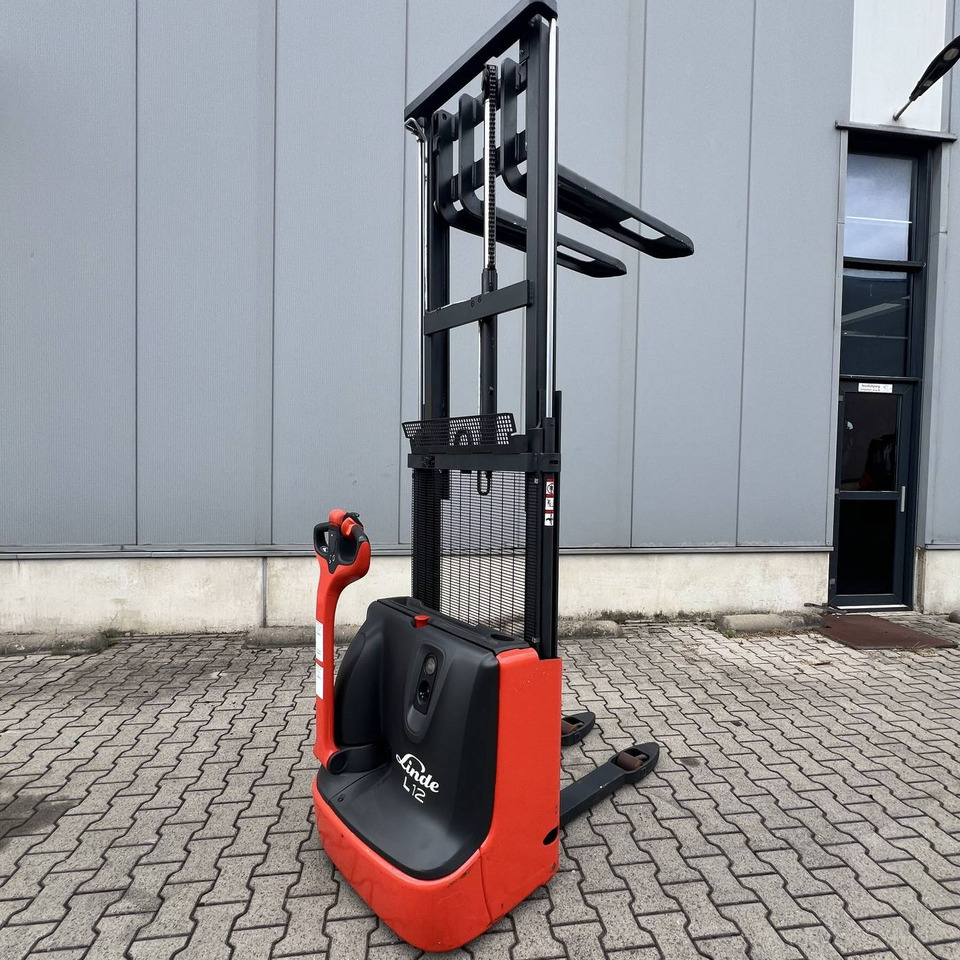 Linde L12 (1172) - Pinoamistrukki: kuva Linde L12 (1172) - Pinoamistrukki Linde L12 (1172) - Pinoamistrukki: kuva Linde L12 (1172) - Pinoamistrukki
