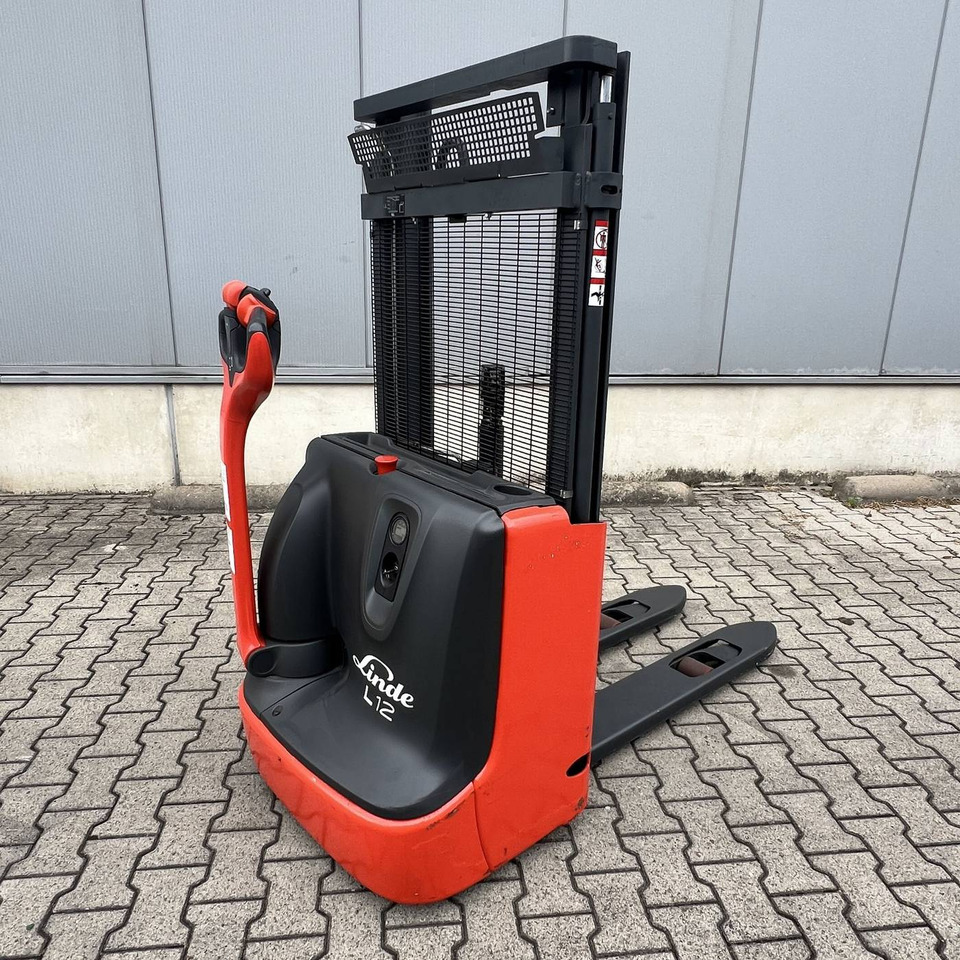 Linde L12 (1172) - Pinoamistrukki: kuva Linde L12 (1172) - Pinoamistrukki Linde L12 (1172) - Pinoamistrukki: kuva Linde L12 (1172) - Pinoamistrukki