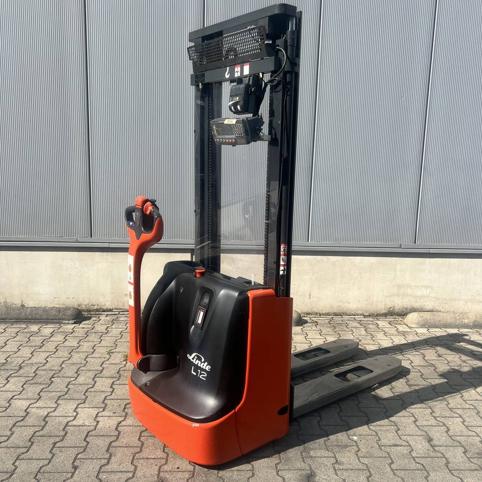 Linde L12 (1172) - Pinoamistrukki: kuva Linde L12 (1172) - Pinoamistrukki Linde L12 (1172) - Pinoamistrukki: kuva Linde L12 (1172) - Pinoamistrukki
