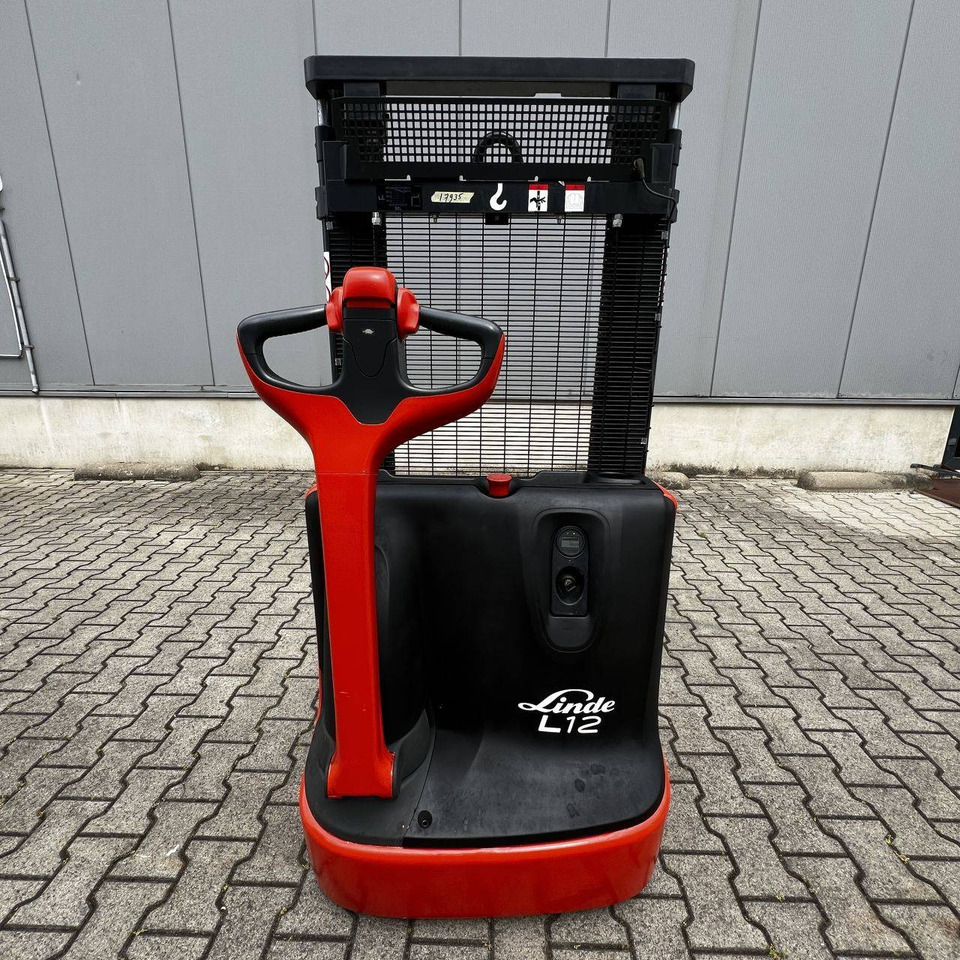 Linde L12 (1172) - Pinoamistrukki: kuva Linde L12 (1172) - Pinoamistrukki Linde L12 (1172) - Pinoamistrukki: kuva Linde L12 (1172) - Pinoamistrukki