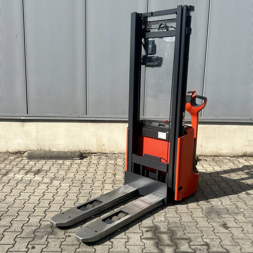 Linde L12 (1172) - Pinoamistrukki: kuva Linde L12 (1172) - Pinoamistrukki Linde L12 (1172) - Pinoamistrukki: kuva Linde L12 (1172) - Pinoamistrukki