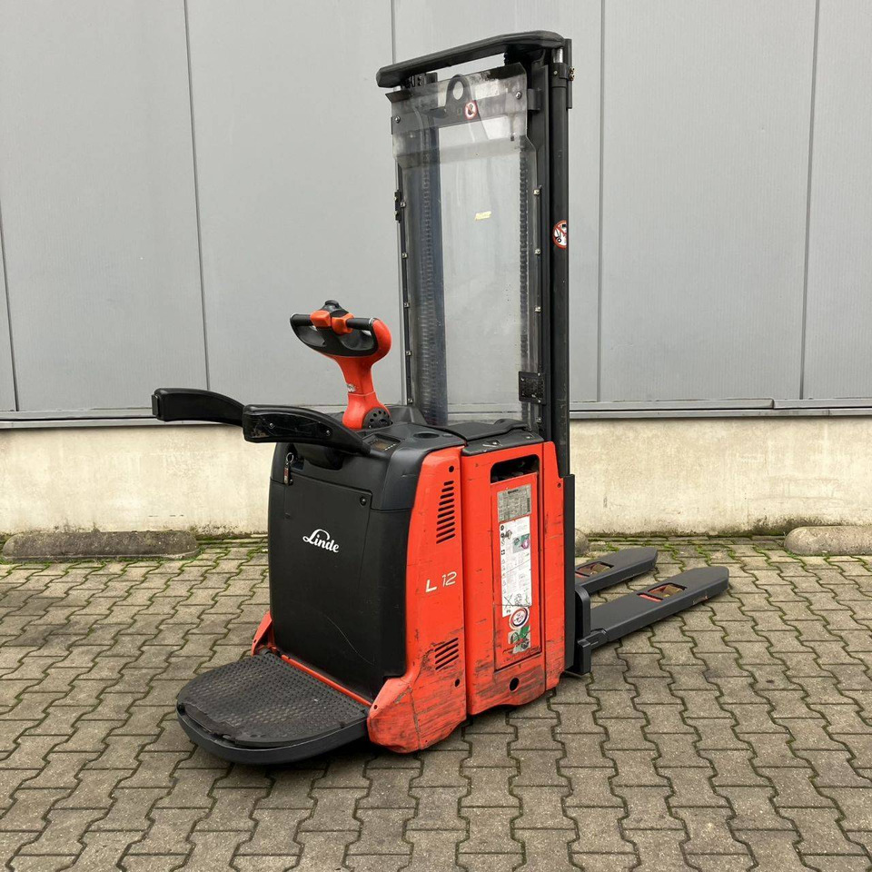 Linde L12AP (133) - Pinoamistrukki: kuva Linde L12AP (133) - Pinoamistrukki Linde L12AP (133) - Pinoamistrukki: kuva Linde L12AP (133) - Pinoamistrukki