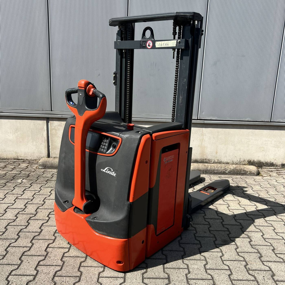 Linde L14 (1173) - Pinoamistrukki: kuva Linde L14 (1173) - Pinoamistrukki Linde L14 (1173) - Pinoamistrukki: kuva Linde L14 (1173) - Pinoamistrukki